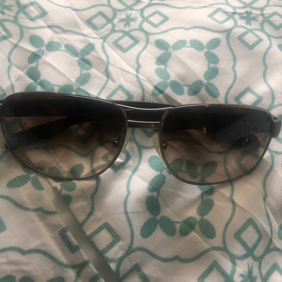 Prada sunglasses with case - Picture 2 of 4